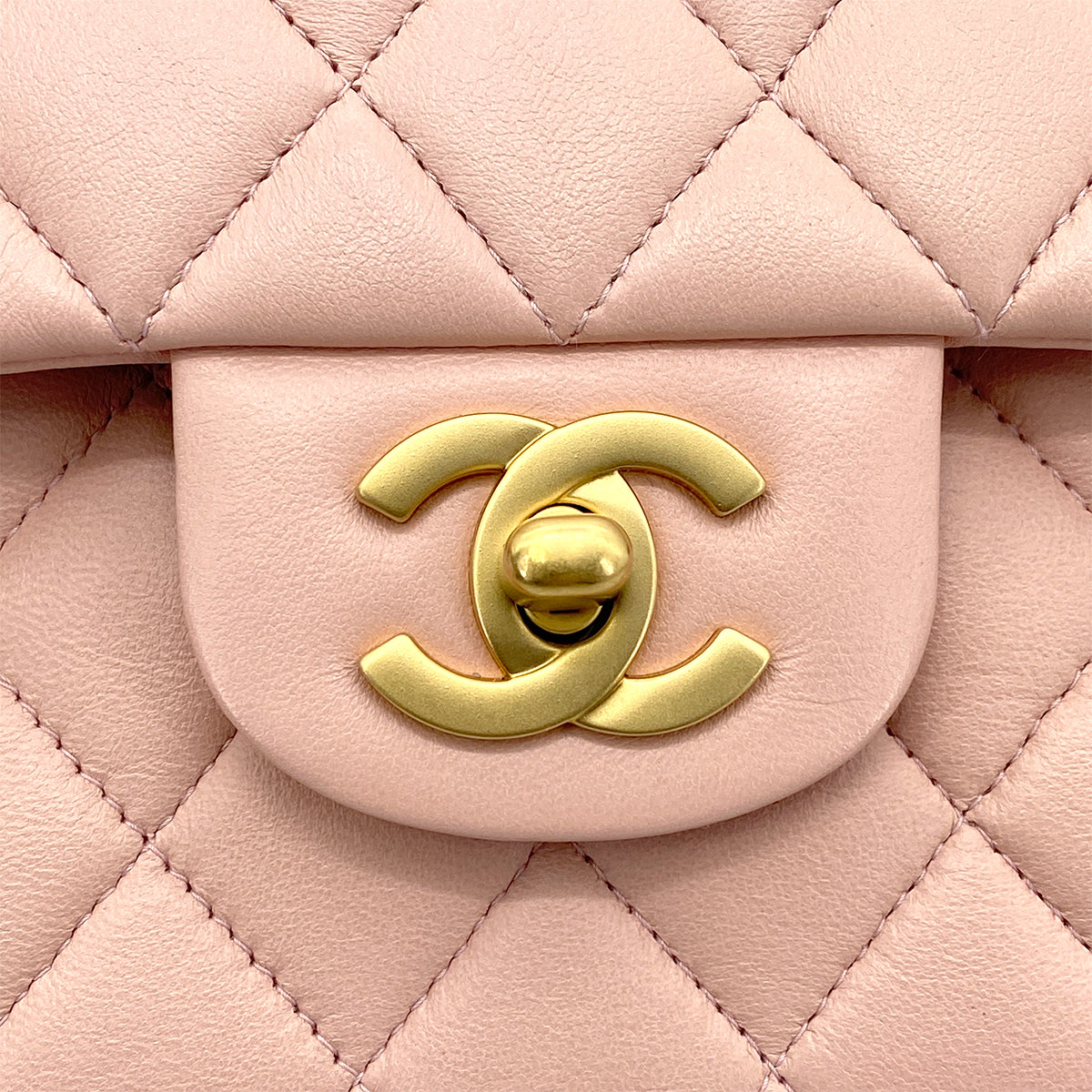 CHANEL VINTAGE CLASSIC FLAP MEDIUM CHAIN SHOULDER BAG PINK LAMB SKIN 90261313