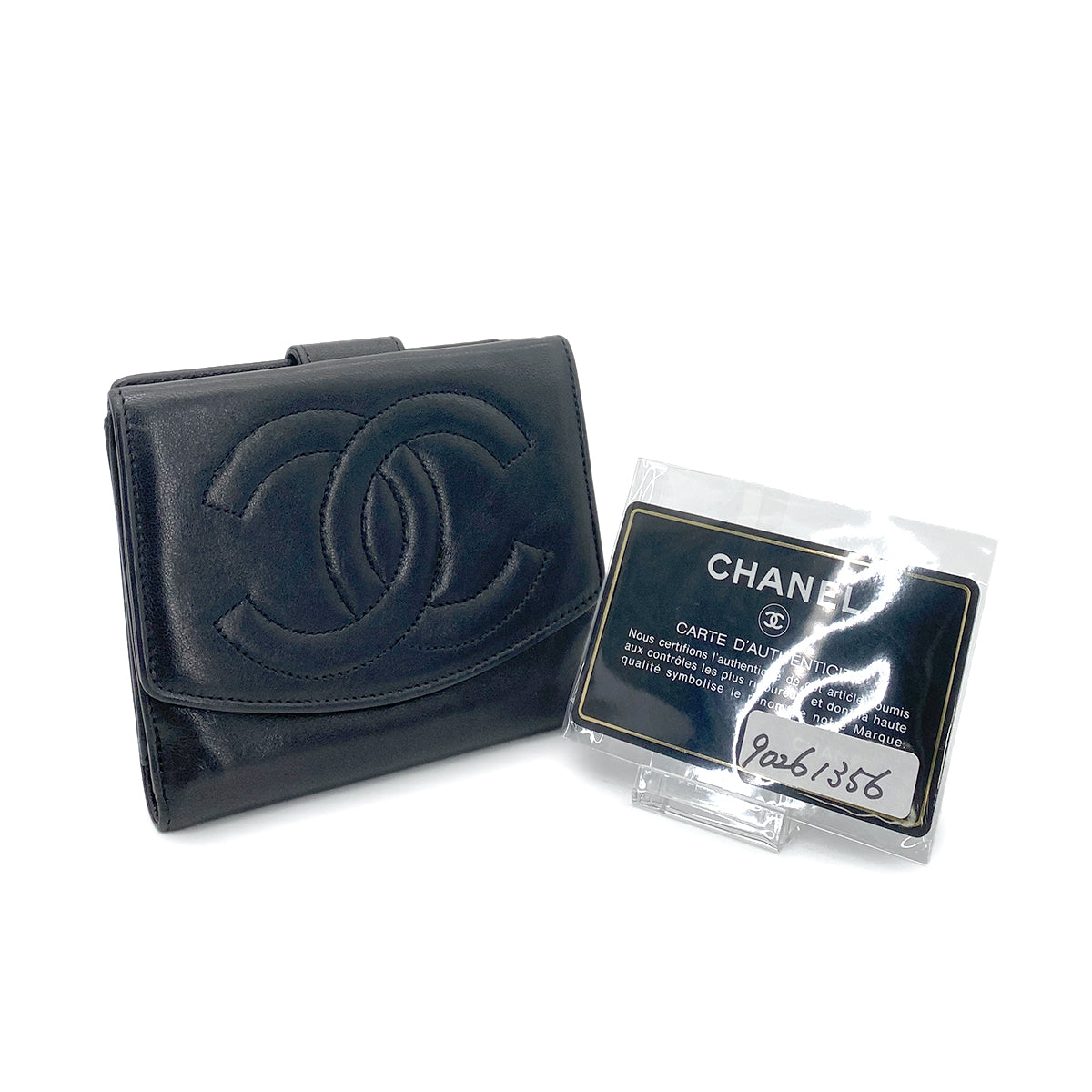 CHANEL VINTAGE BIFOLD COMPACT WALLET BLACK LAMB SKIN 90261356