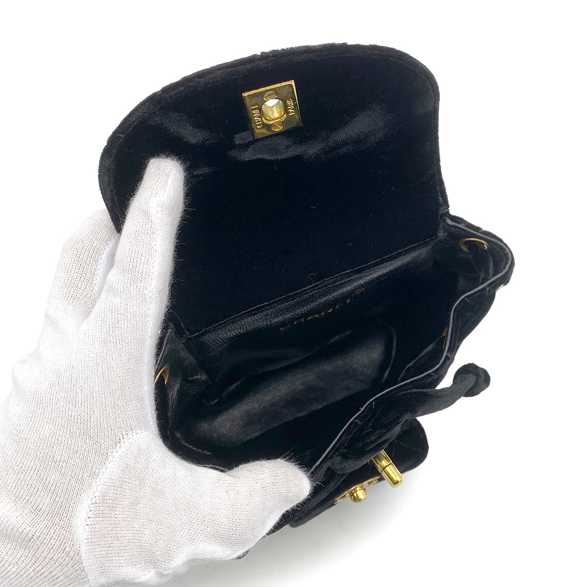 CHANEL VINTAGE DUMA CHAIN BACKPACK BLACK VELOR 90261813