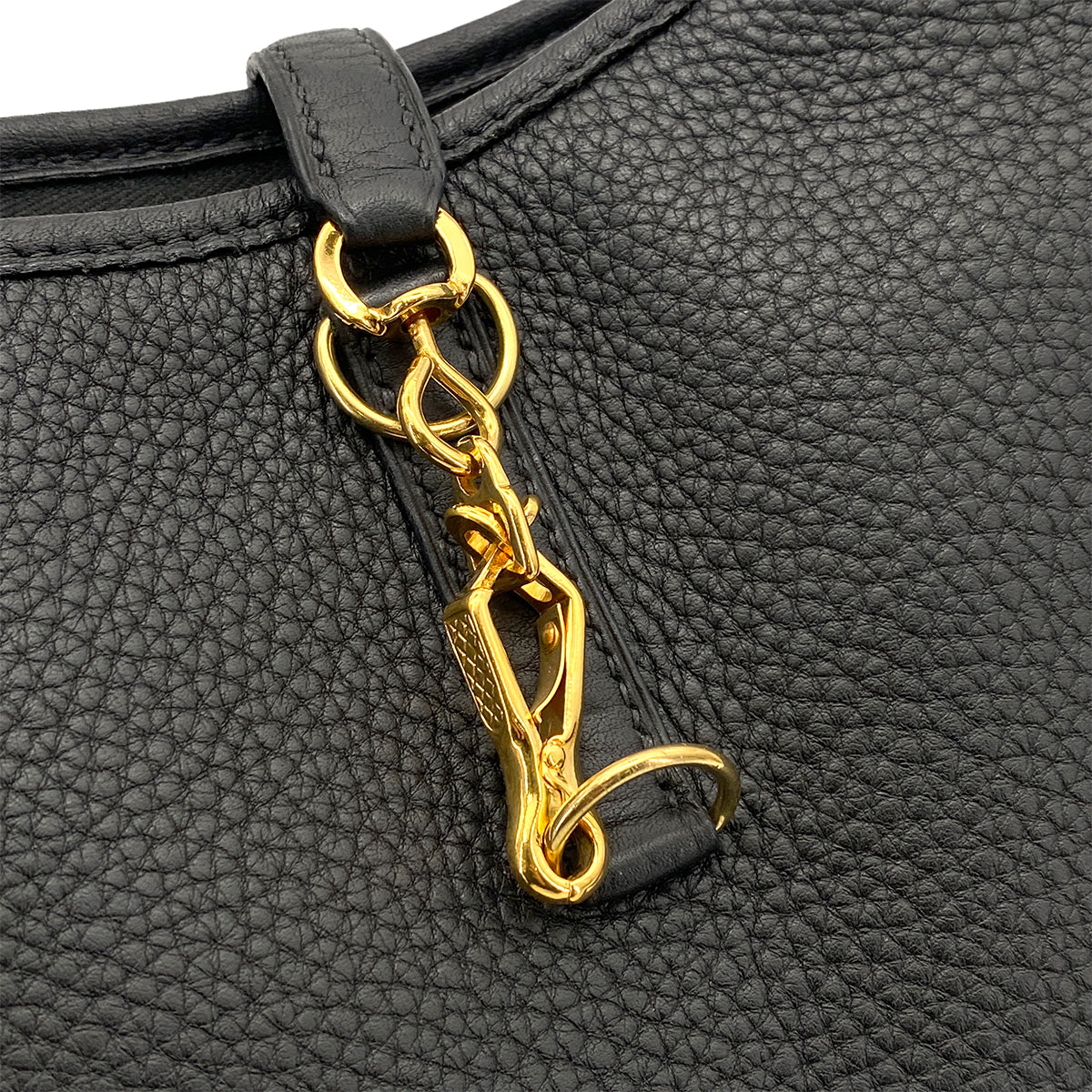 HERMES TRIM 31 BLACK TAURILLON CLEMENCE SHOULDER BAG □G GHW 90261830