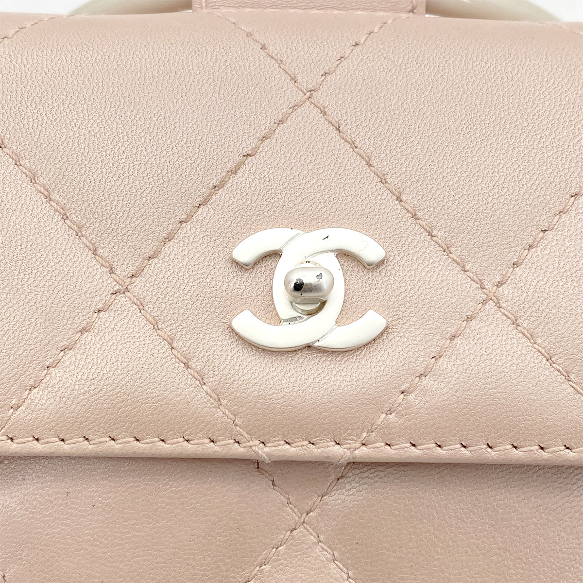 CHANEL VINTAGE MATELASSE HAND BAG PINK LAMB SKIN 90262368