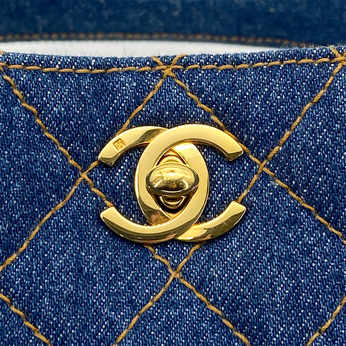 CHANEL VINTAGE MATELASSE HAND BAG BLUE DENIM 90263113