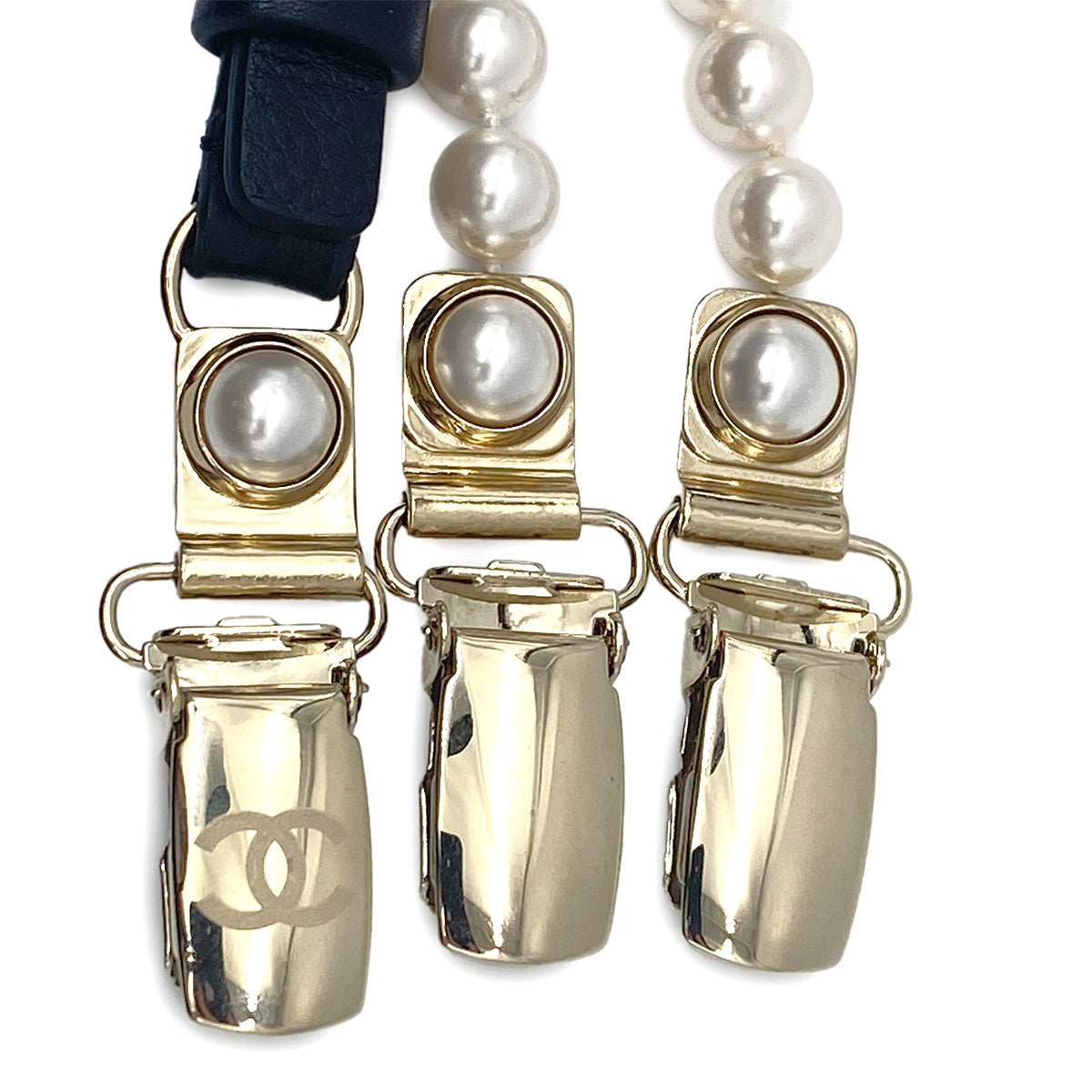 CHANEL SUSPENDER COCOMARK FAUX PEARL LEATHER A24K 90263171