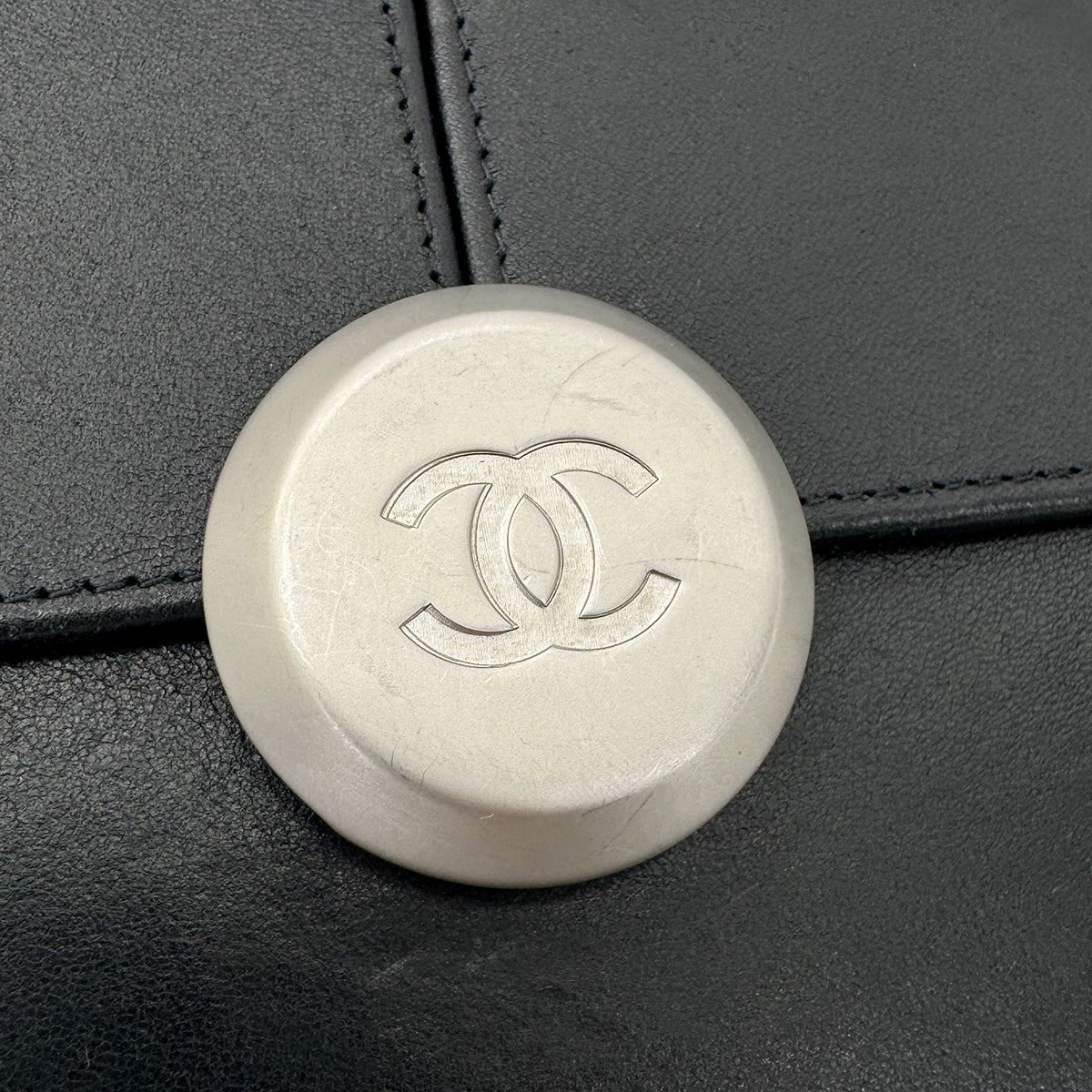 CHANEL EVENING IN THE AIR CHAIN SHOULDER BAG ROUND BLACK LEATHER 90267385