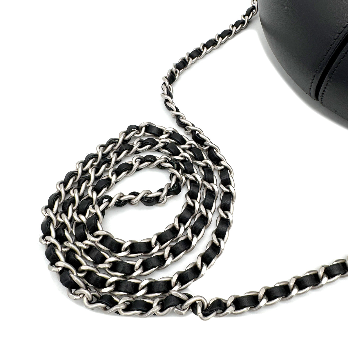 CHANEL EVENING IN THE AIR CHAIN SHOULDER BAG ROUND BLACK LEATHER 90267385