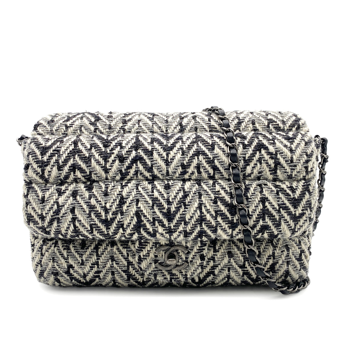 CHANEL CHAIN SHOULDER BAG BLACK WHITE TWEED 90268081