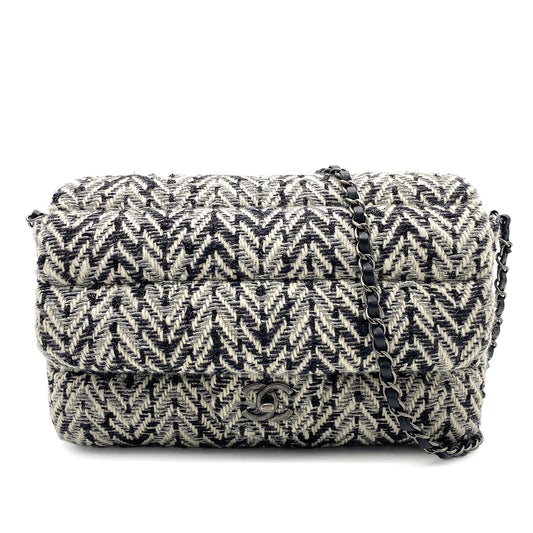 CHANEL CHAIN SHOULDER BAG BLACK WHITE TWEED 90268081