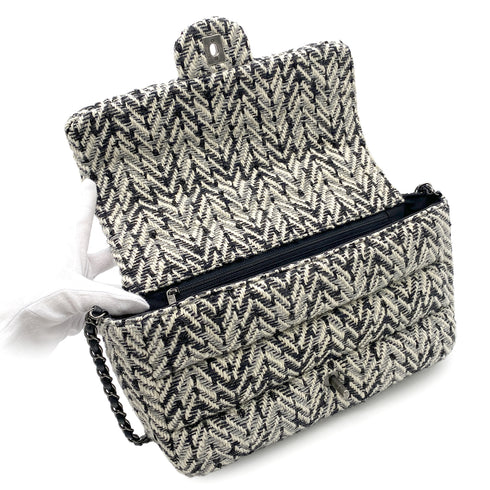 CHANEL CHAIN SHOULDER BAG BLACK WHITE TWEED 90268081 - PURPOSE