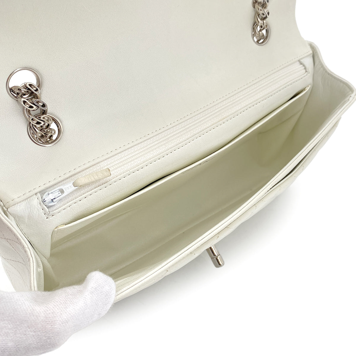 CHANEL CHAIN SHOULDER BAG WHITE LAMB SKIN 90269185