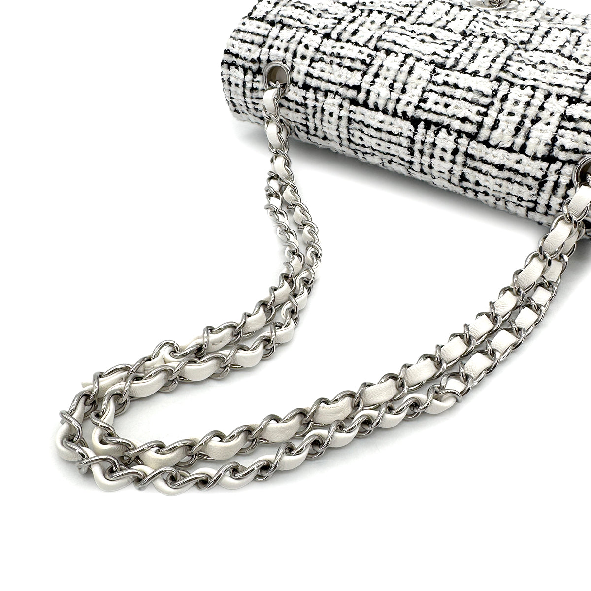 CHANEL CLASSIC FLAP MEDIUM CHAIN SHOULDER BAG WHITE 90271980