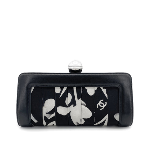 CHANEL VINTAGE CLUTCH BAG BLACK LAMB SKIN SILK 90272489 - PURPOSE