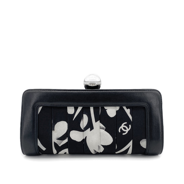 CHANEL VINTAGE CLUTCH BAG BLACK LAMB SKIN SILK 90272489 - PURPOSE