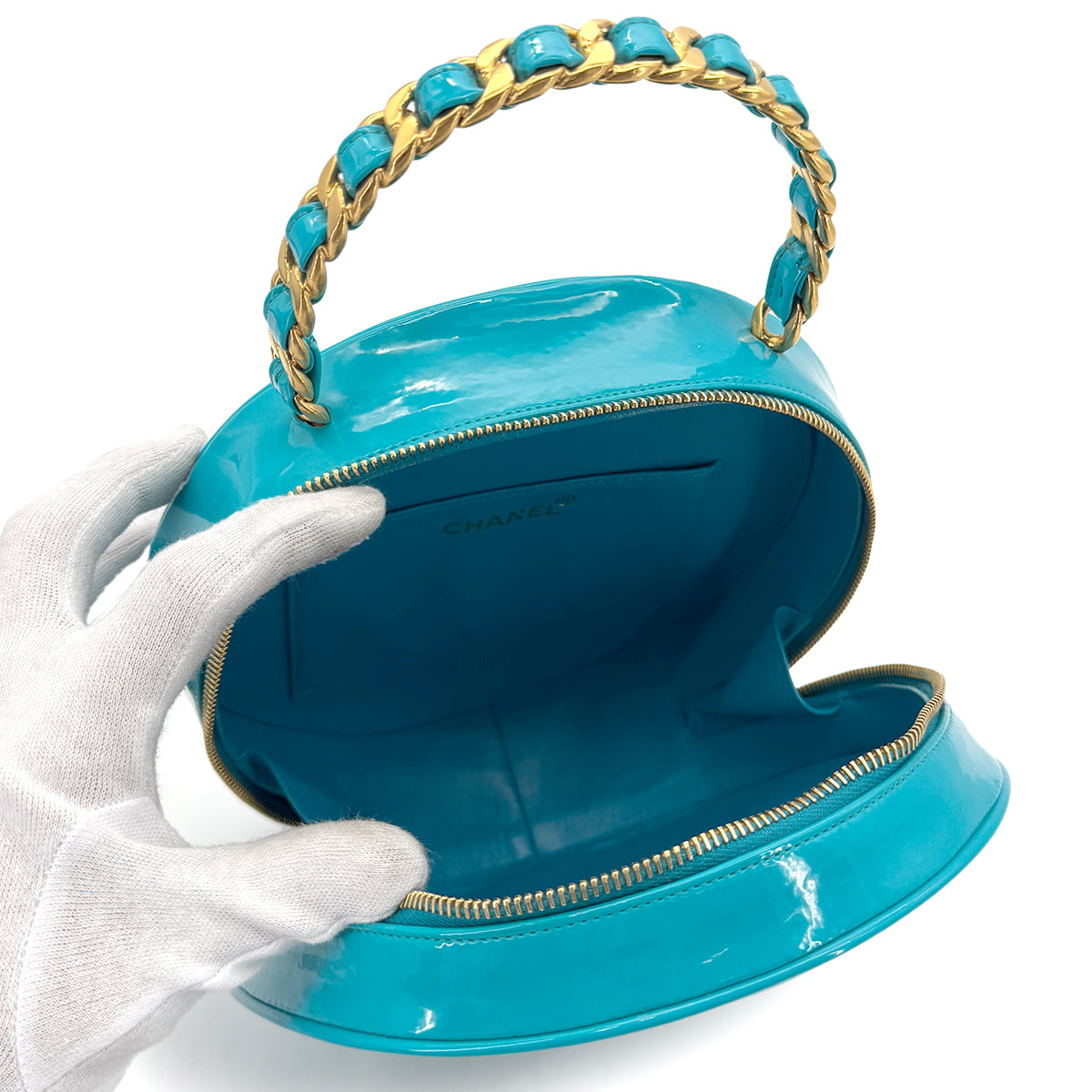 CHANEL VINTAGE ROUND VANITY HAND BAG BLUE ENAMEL 90274190