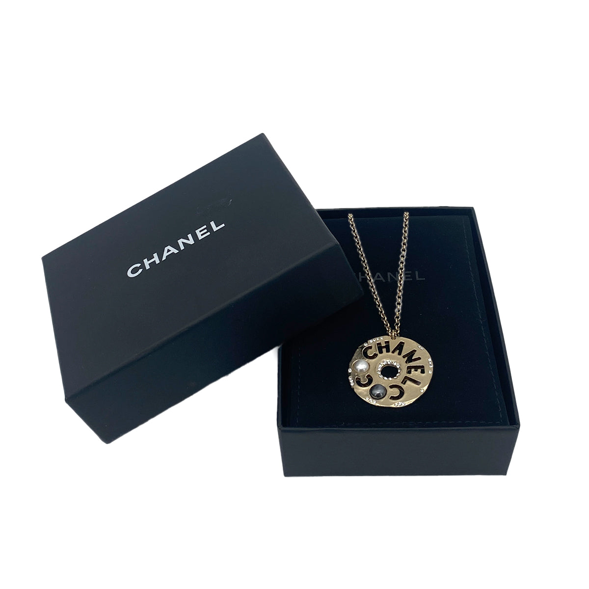 CHANEL NECKLACE LOGO FAUX PEARL RHINESTONE ACCESSORY A19A 90276783