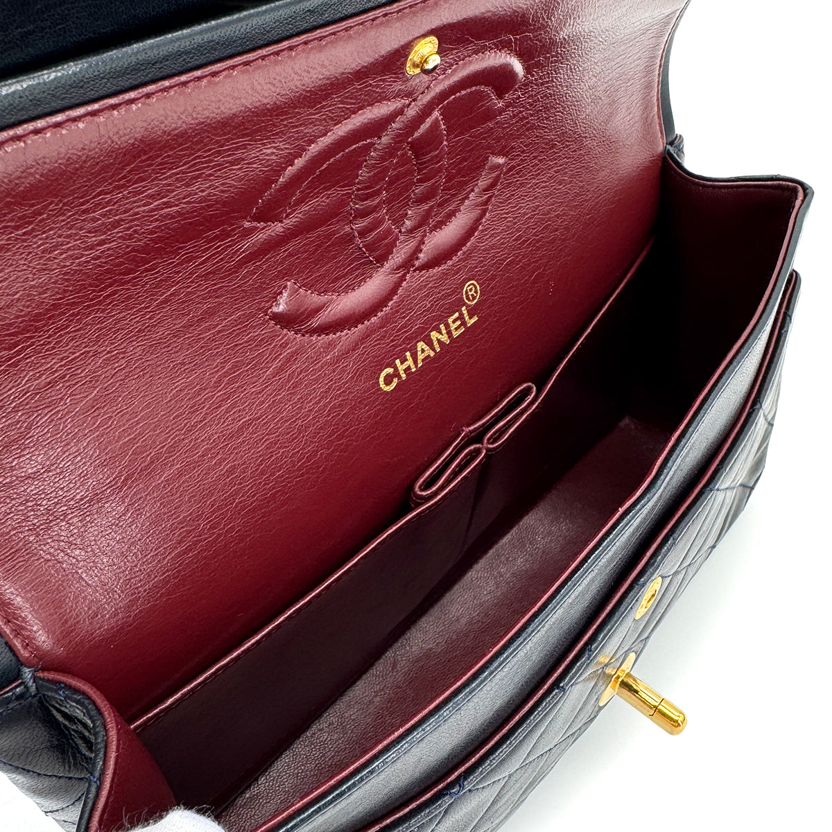 CHANEL VINTAGE CLASSIC FLAP MEDIUM CHAIN SHOULDER BAG NAVY LAMB SKIN 90278492