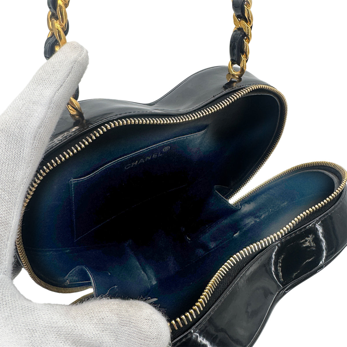 CHANEL VINTAGE MATELASSE HEART VANITY HAND BAG BLACK ENAMEL 90279823