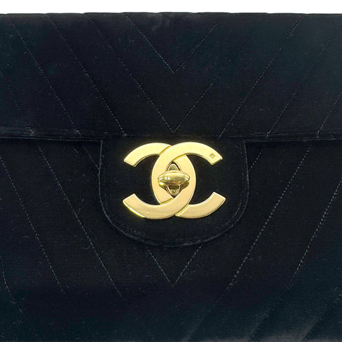 CHANEL VINTAGE CHEVRON CHAIN SHOULDER BAG BLACK VELOR 90280645 - PURPOSE