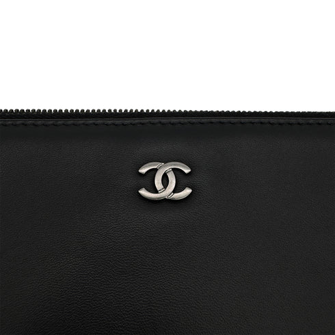 CHANEL MATELASSE CLUTCH BAG BLACK ENAMEL LEATHER 90283110 - PURPOSE