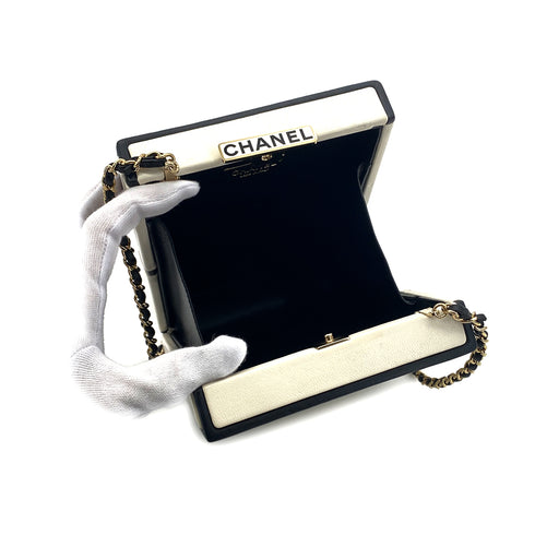 CHANEL N°5 PERFUME BOX CLUTCH CHAIN SHOULDER BAG BLACK WHITE LEATHER 90283120 - PURPOSE