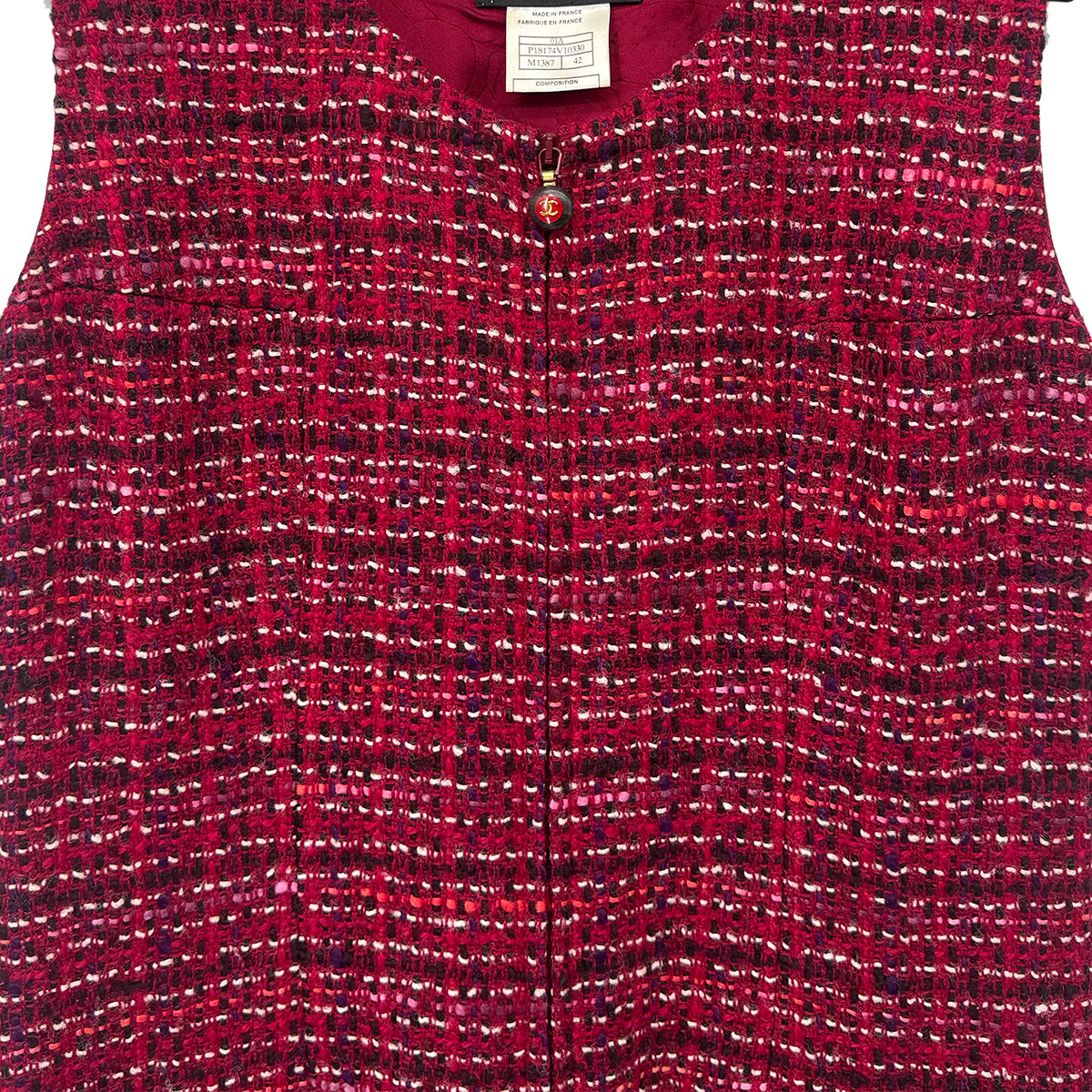 CHANEL TWEED COCO BUTTON SLEEVELESS ZIP DRESS RED WOOL 42 01A RTW 90283150