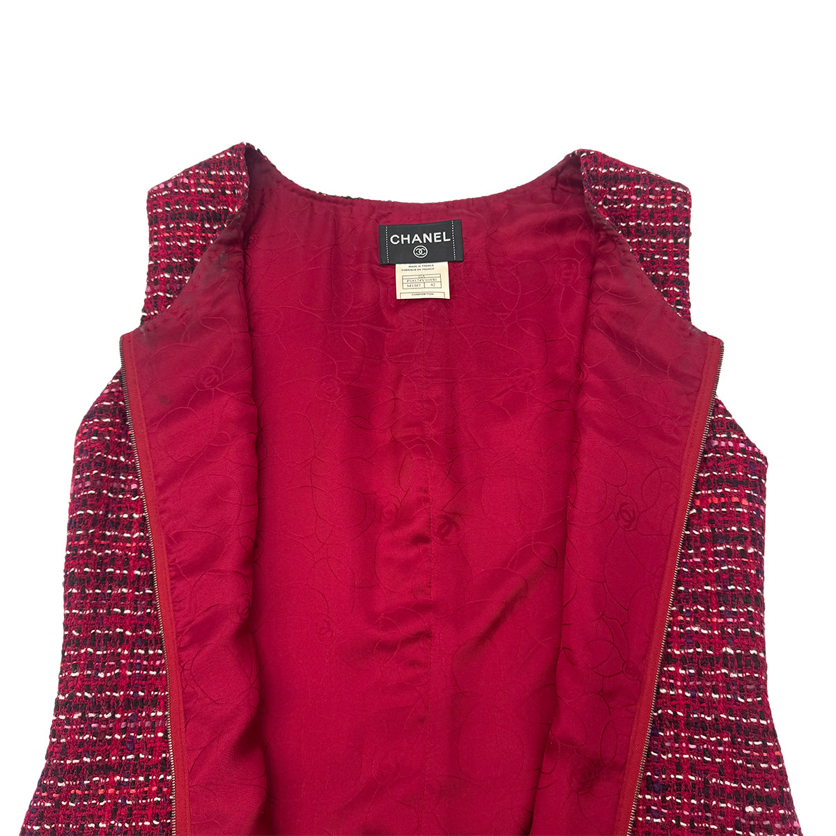 CHANEL TWEED COCO BUTTON SLEEVELESS ZIP DRESS RED WOOL 42 01A RTW 90283150