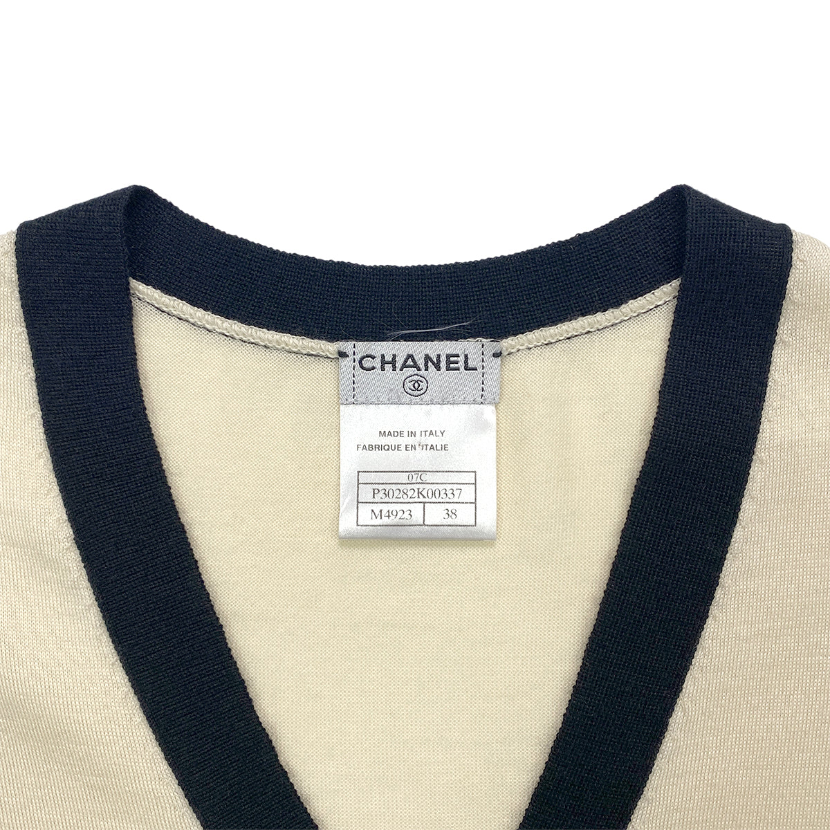 CHANEL COCO BUTTON KNIT TOPS SHORT SLEEVE BEIGE BLACK CASHMERE 38 07C RTW 90283996