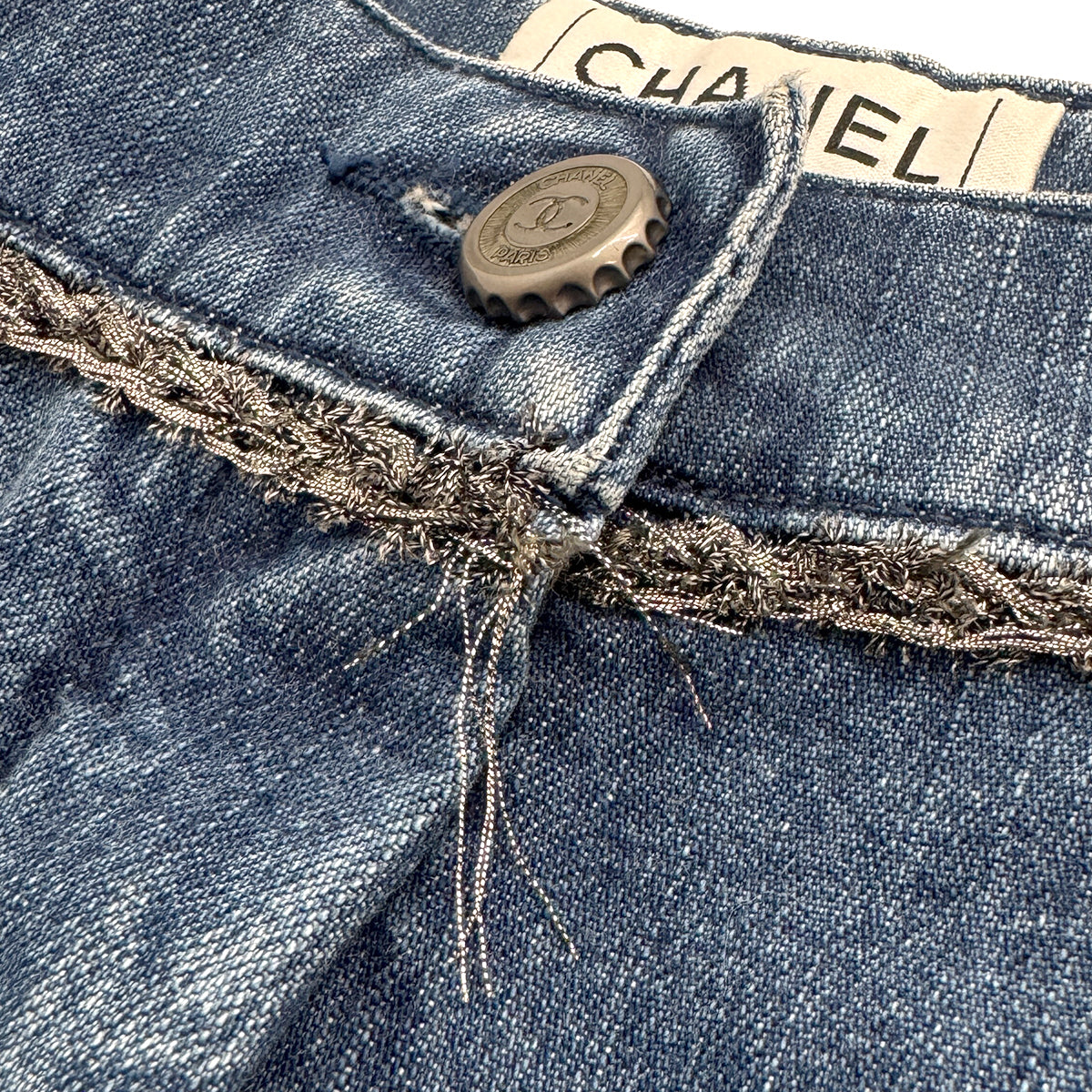 CHANEL COCO BUTTON DENIM SHORTS BLUE COTTON 36 06P RTW 90284005