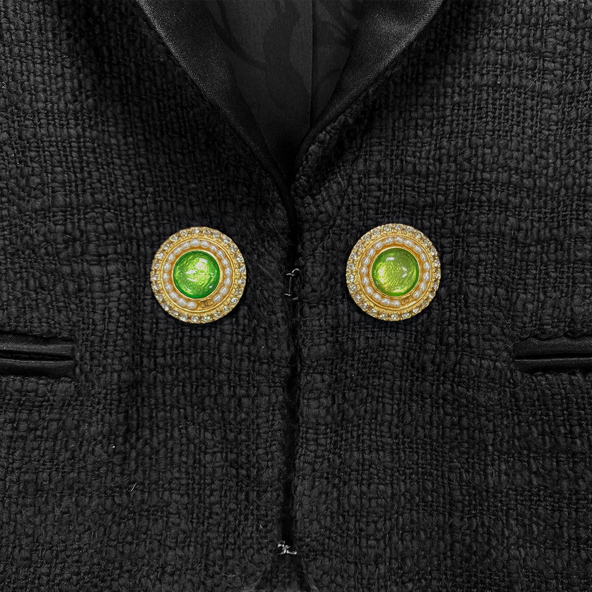 CHANEL TWEED JACKET COLOR STONE RHINESTONE BUTTON BLACK COTTON 38 P43 RTW 90284032