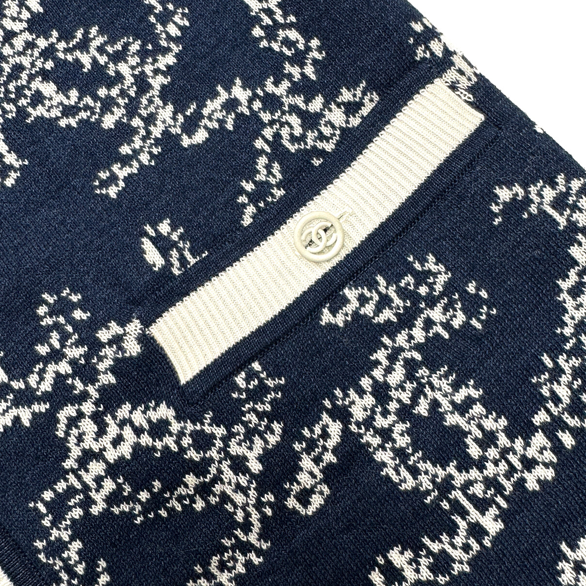 CHANEL COCOMARK PATTERN CARDIGAN NAVY WHITE 38 P60 RTW 90284445