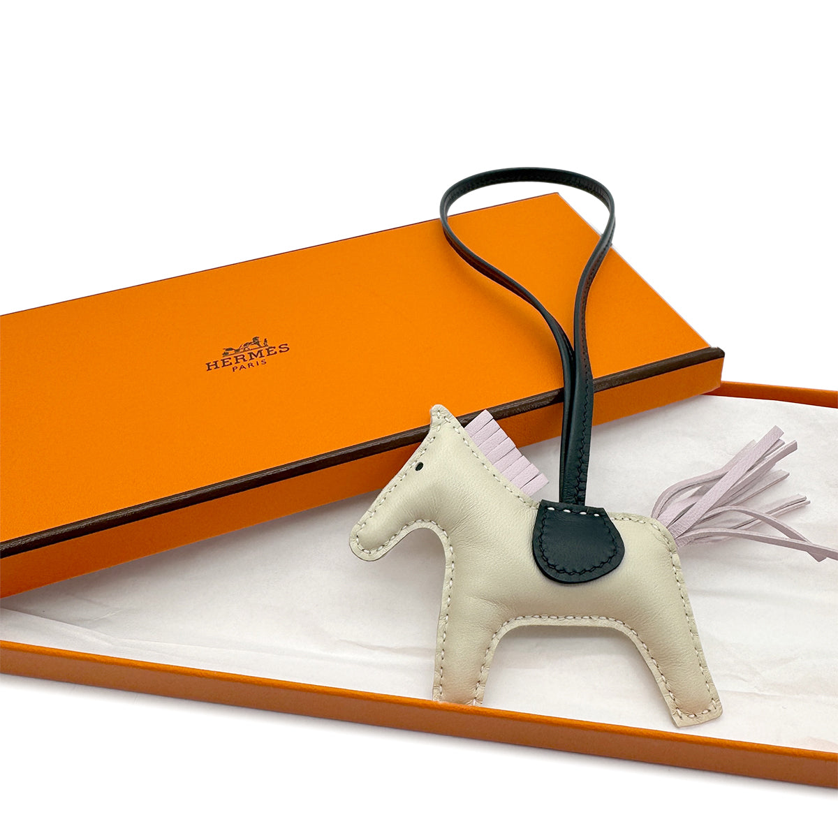 HERMES BAG CHARM RODEO PM CRAIE MAUVE PALE VERT CYPRES AGNEAU MILO 90284571