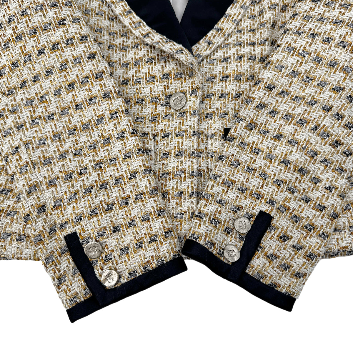 CHANEL TWEED JACKET SKIRT SET COCO BUTTON BEIGE WHITE VISCOSE 34 06P RTW 90284579