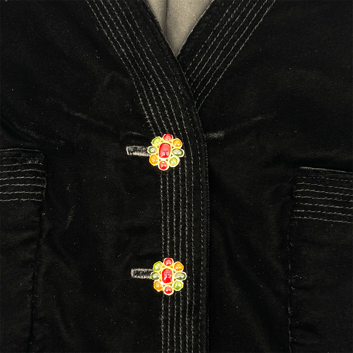CHANEL GRIPOIX BUTTON VELOR HALF SLEEVE JACKET BLACK RAYON RTW 90284590