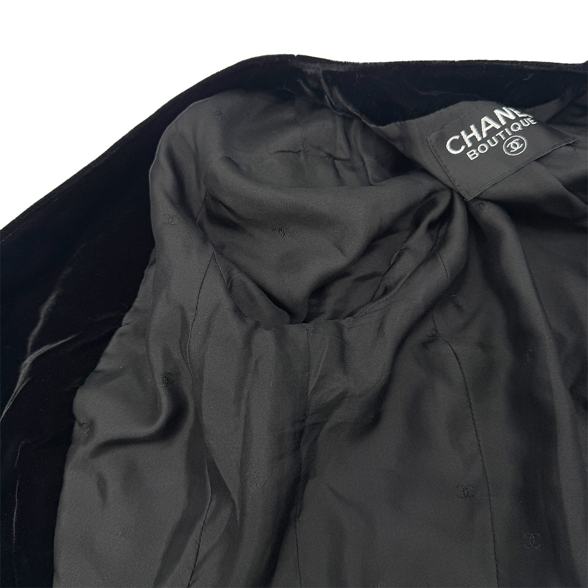CHANEL GRIPOIX BUTTON VELOR HALF SLEEVE JACKET BLACK RAYON RTW 90284590