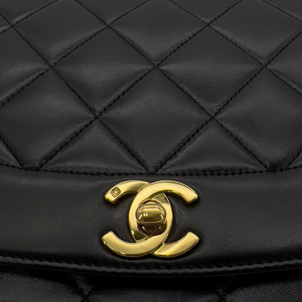 CHANEL VINTAGE DIANA MEDIUM CHAIN SHOULDER BAG BLACK LAMB SKIN 90287213