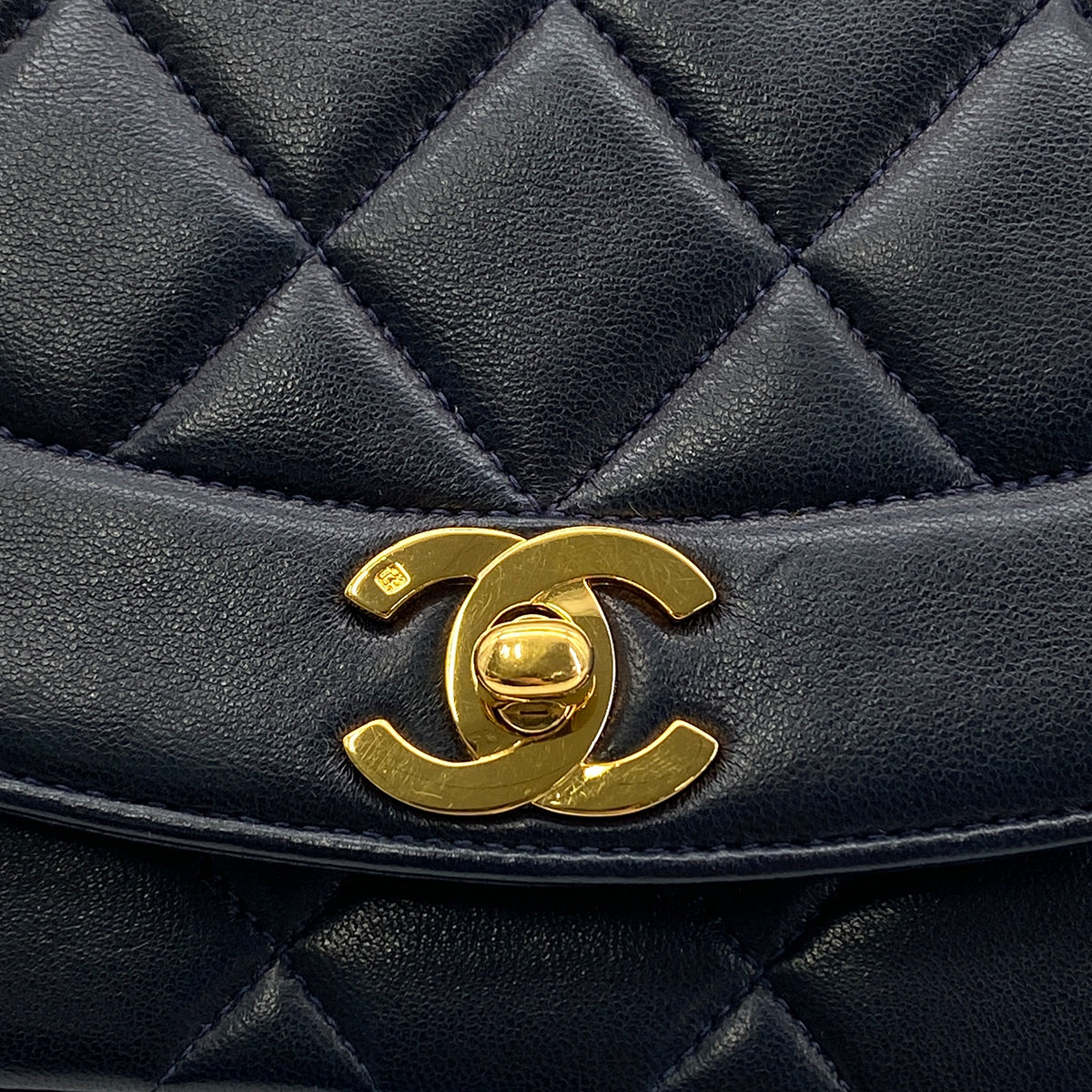 CHANEL VINTAGE DIANA SMALL CHAIN SHOULDER BAG NAVY LAMB SKIN 90287221