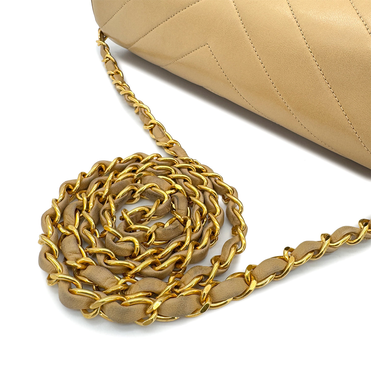 CHANEL VINTAGE CHEVRON V STITCH CHAIN SHUOLDER BAG BEIGE LAMB SKIN 90287240