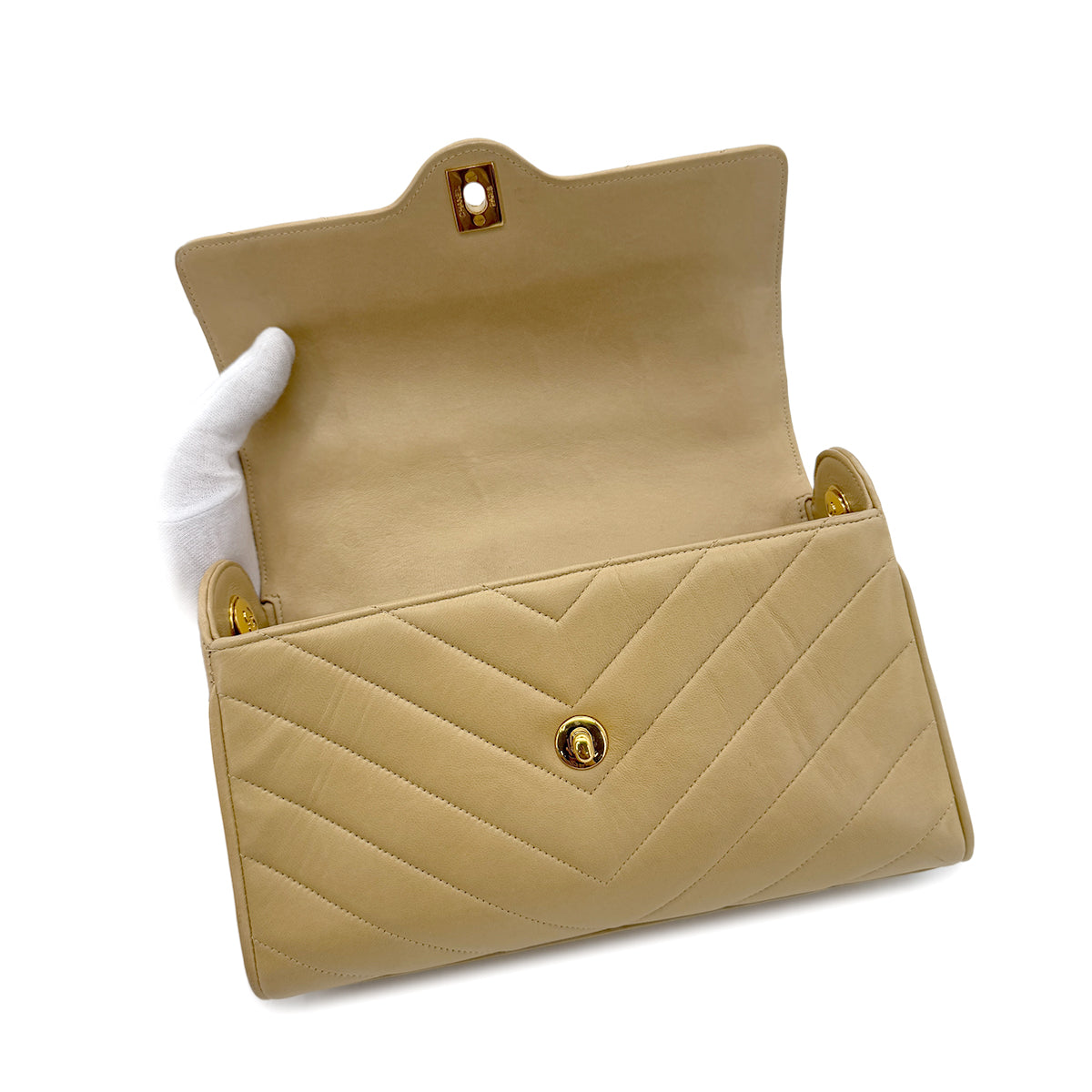 CHANEL VINTAGE CHEVRON V STITCH CHAIN SHUOLDER BAG BEIGE LAMB SKIN 90287240