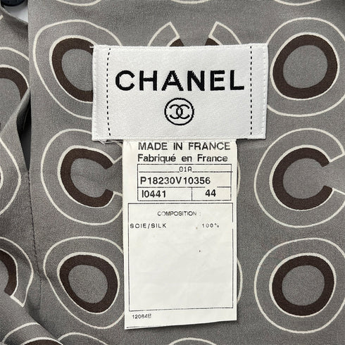 CHANEL COCO LOGO SLEEVELESS BLOUSE GRAY SILK 44 01A RTW 90288026