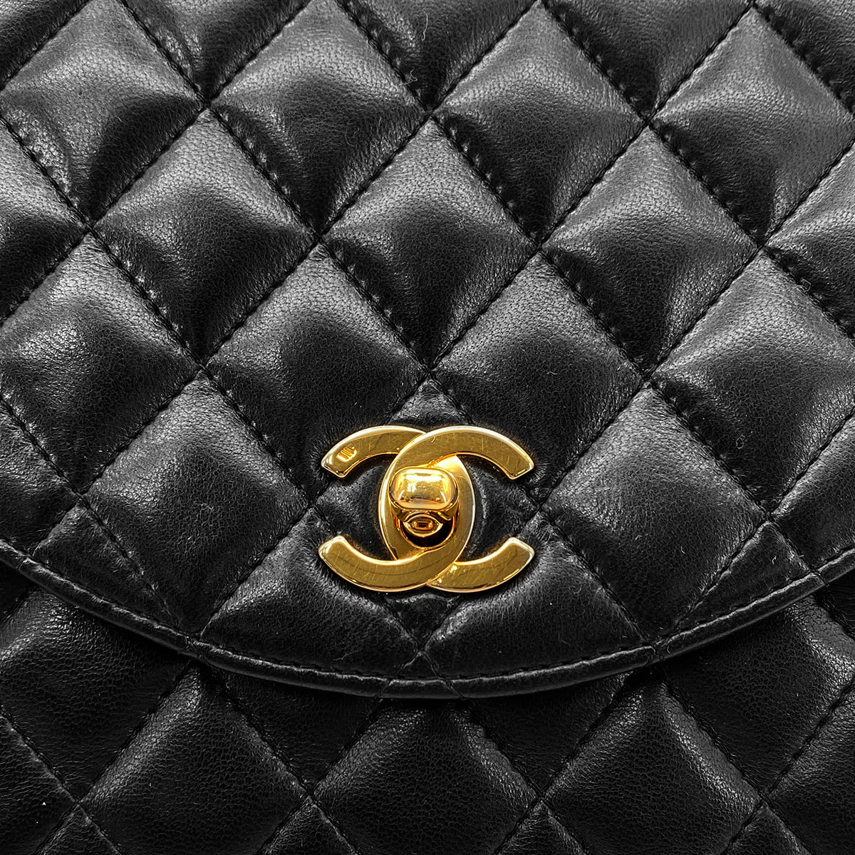 CHANEL VINTAGE MATELASSE HALF MOON CHAIN SHOULDER BAG BLACK LAMB SKIN 90288984