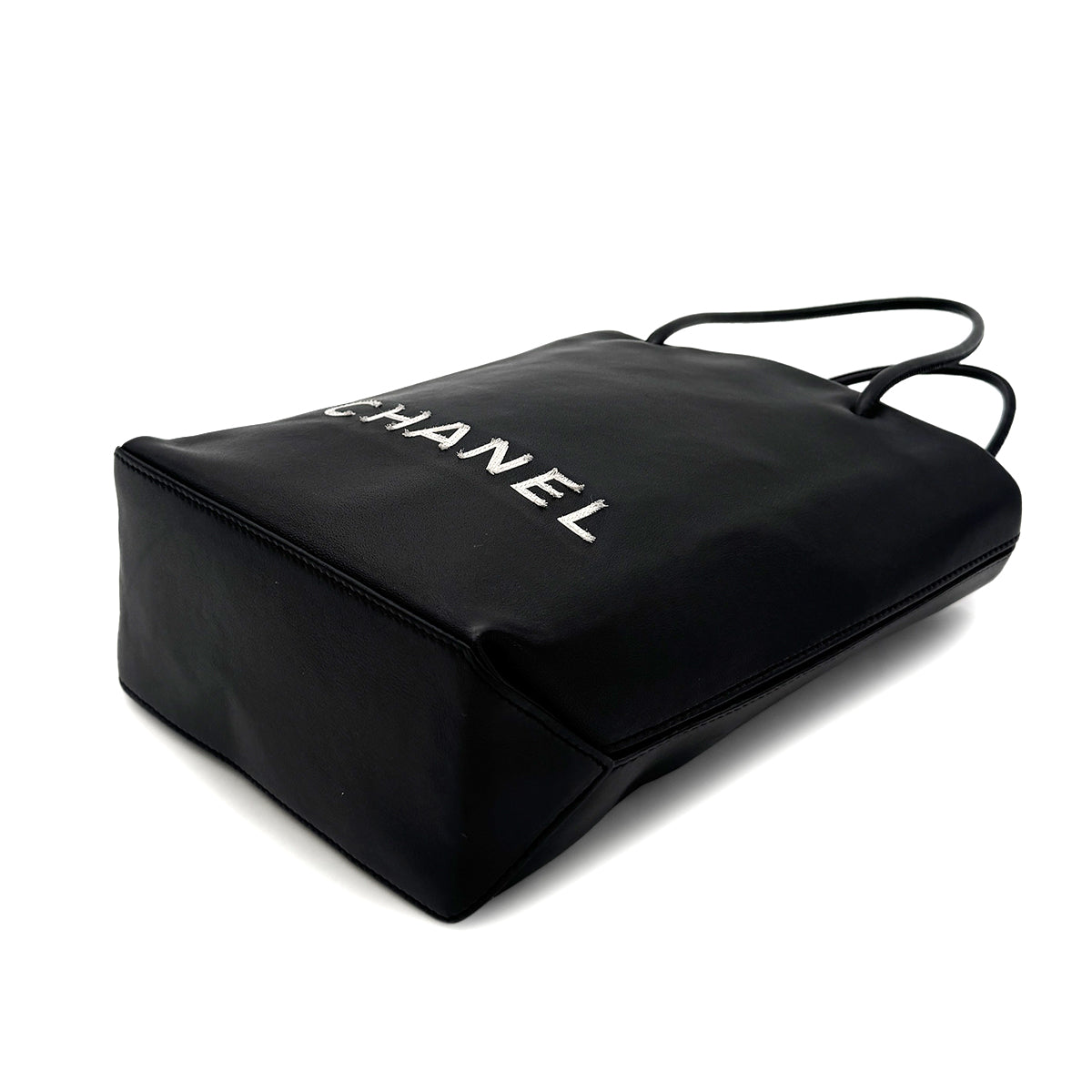 CHANEL VINTAGE ESSENTIAL TOTE BAG BLACK WHITE CALF LEATHER 90289058