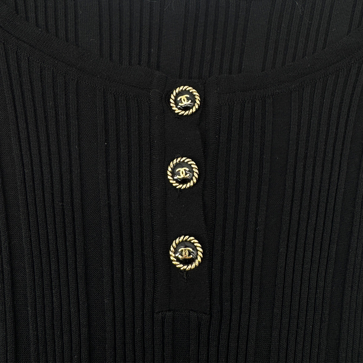 CHANEL COCO BUTTON SHORT SLEEVE KNIT TOPS BLACK COTTON 36 07P RTW 90289572
