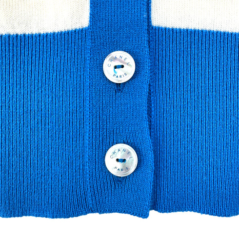 CHANEL 2019 SS FRONT LOGO CARDIGAN IVORY BLUE CASHMERE 36 P61 RTW 90290317