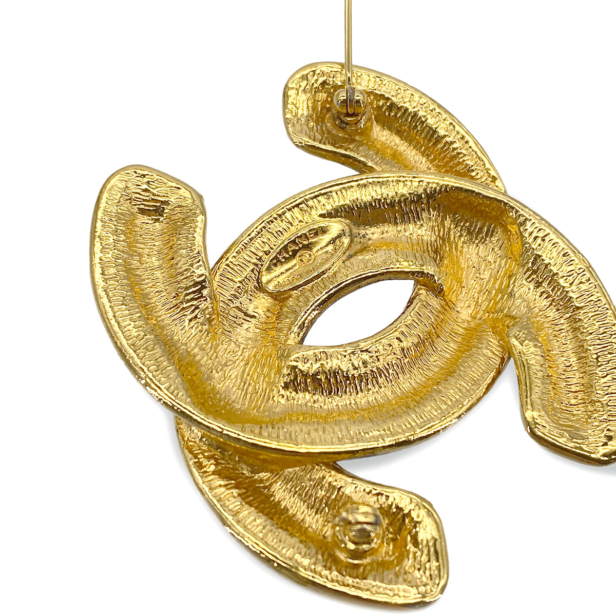CHANEL VINTAGE BIG COCO MARK BROOCH MATELASSE GOLD ACCESSORY 90291248