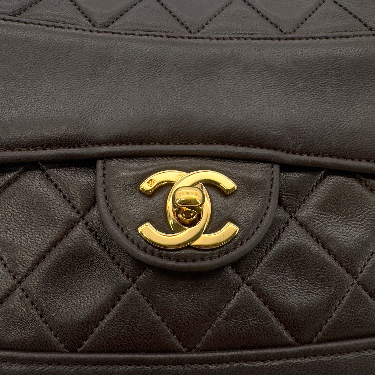 CHANEL VINTAGE MATELASSE CHAIN SHOULDER BAG BROWN LAMB SKIN 90291303