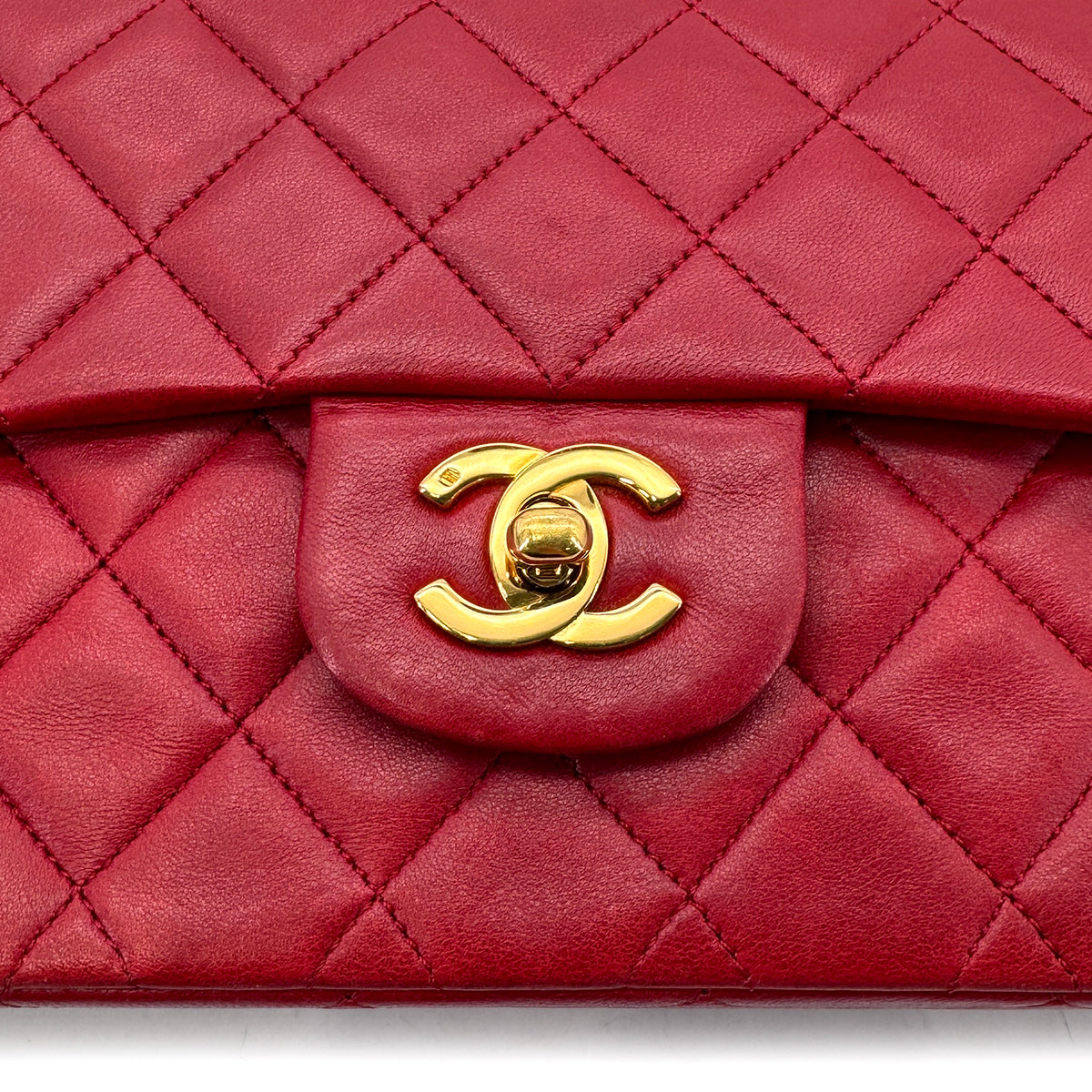 CHANEL VINTAGE CLASSIC FLAP MEDIUM CHAIN SHOULDER BAG RED LAMB SKIN 90291884