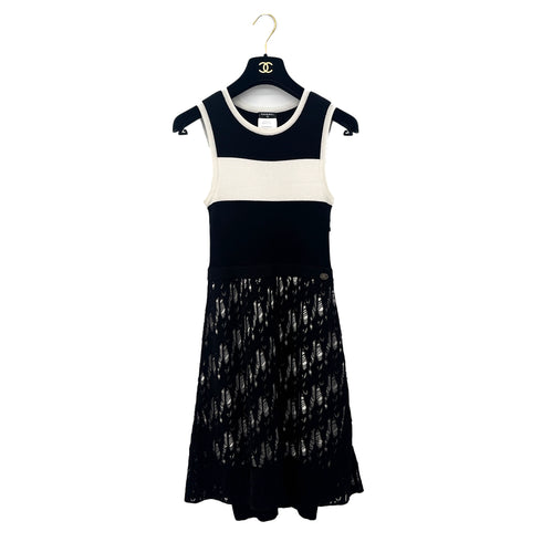 CHANEL COCO BUTTON SLEEVELESS KNIT DRESS BLACK WHITE COTTON 38 P43 RTW 90292105