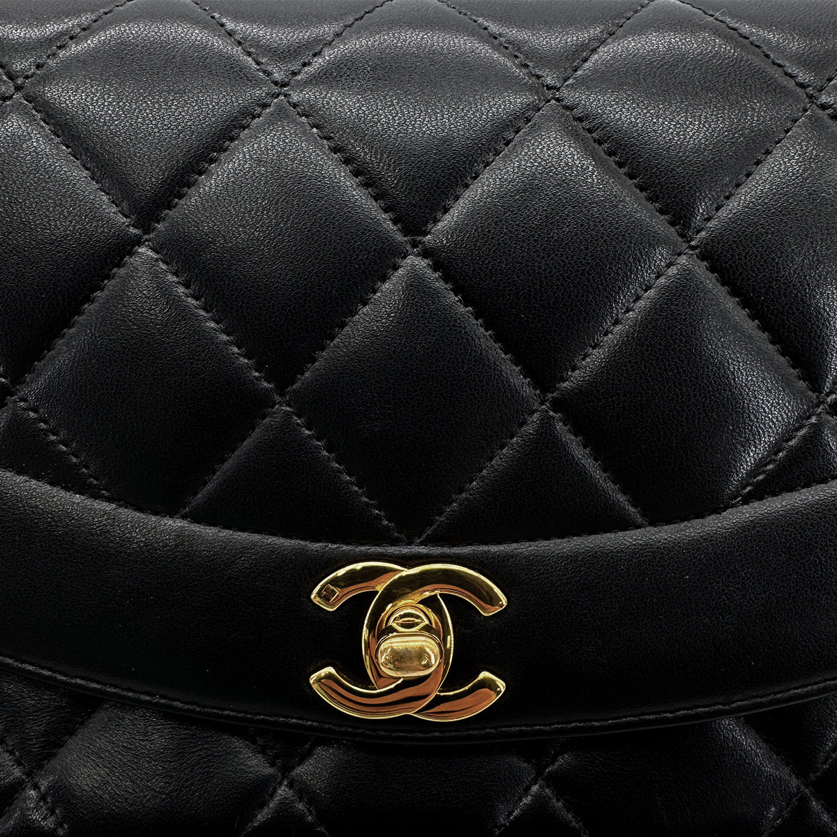 CHANEL VINTAGE DIANA SMALL CHAIN SHOULDER BAG BLACK LAMB SKIN 90292486