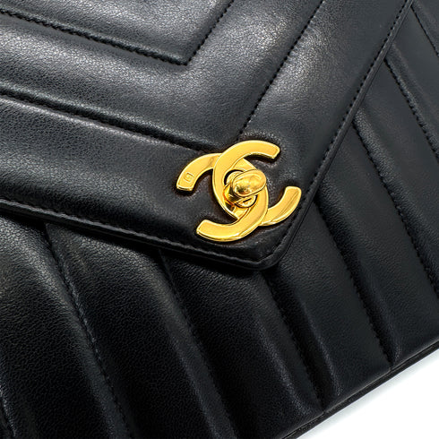 CHANEL VINTAGE CHEVRON CHAIN SHOULDER BAG BLACK LAMB SKIN 90292489 - PURPOSE