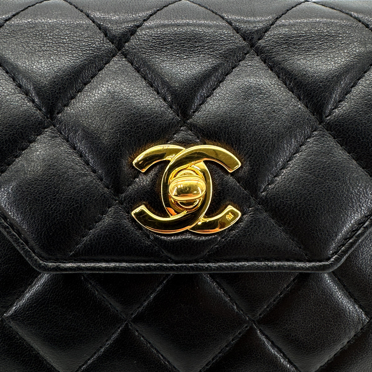 CHANEL VINTAGE MATELASSE OCTAGON CHAIN SHOULDER BAG BLACK LAMB SKIN 90292740