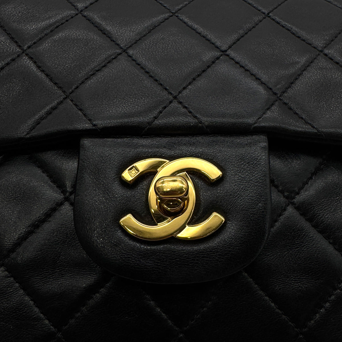 CHANEL VINTAGE CLASSIC FLAP SMALL CHAIN SHOULDER BAG BLACK LAMB SKIN 90293303